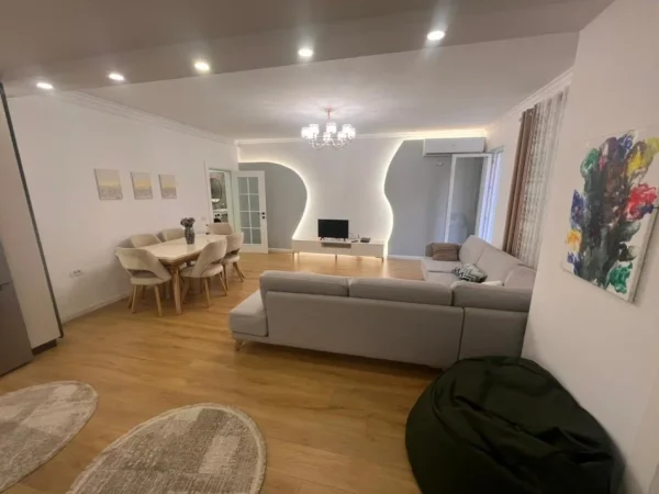 Tirane, jepet me qera apartament 2+1 , 92 m² 147.000 € 