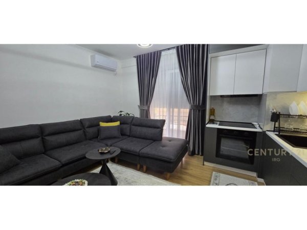 Tirane, shes apartament 1+1 Kati 3, 49 m² 120.000 € (Selite)