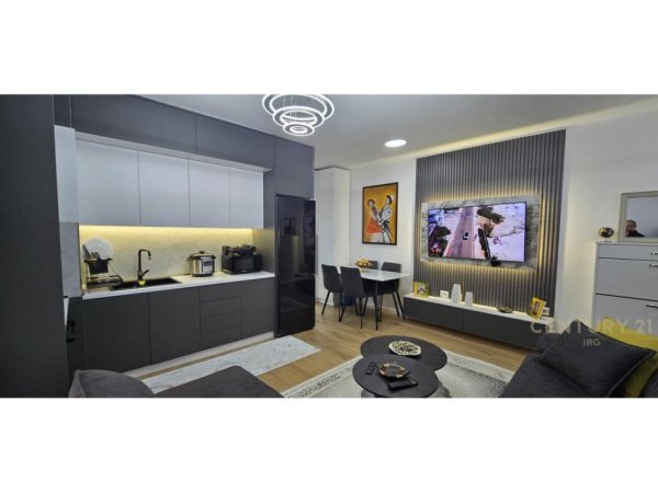 Tirane, shes apartament 1+1 Kati 3, 49 m² 120.000 € (Selite)