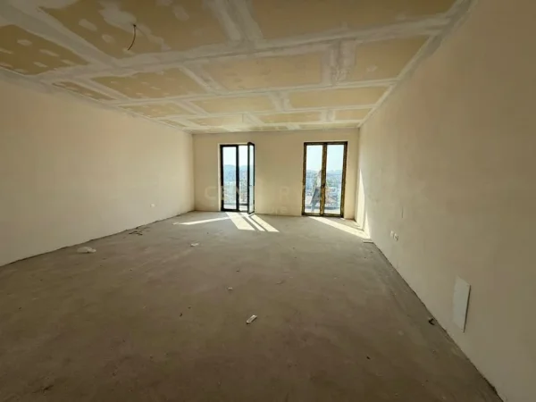 Tirane, jepet me qera ambjent biznesi Kati 6, 129 m² 1.200 € (Sheshi Shqiponja)