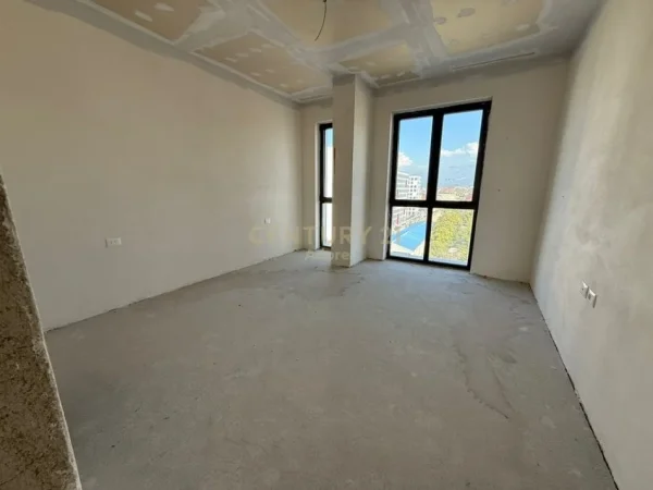 Tirane, jepet me qera ambjent biznesi Kati 6, 129 m² 1.200 € (Sheshi Shqiponja)