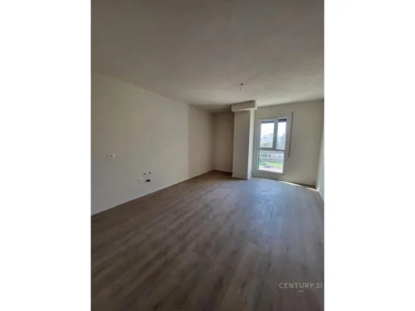 Tirane, jepet me qera ambjent biznesi Kati 1, 70 m² 550 € (Don Bosko)