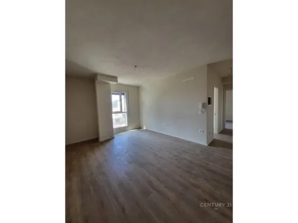 Tirane, jepet me qera ambjent biznesi Kati 1, 70 m² 550 € (Don Bosko)