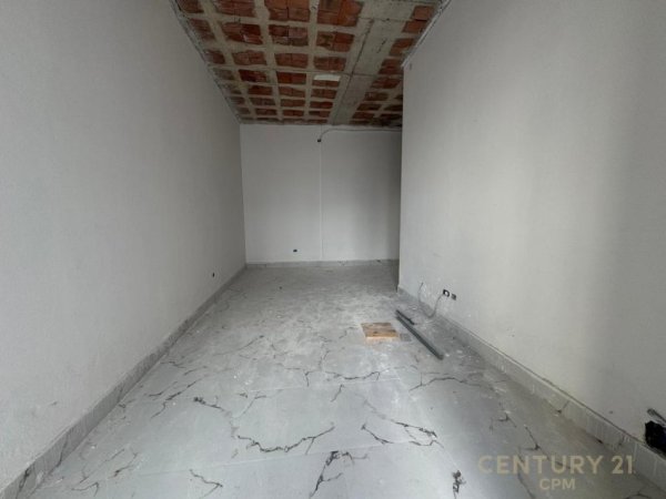 Tirane, jepet me qera ambjent biznesi Kati 0, 40 m² 900 € (Qender)