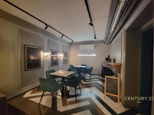 Tirane, jepet me qera ambjent biznesi Kati 0, 102 m² 2.000 € (Myslym shyri)