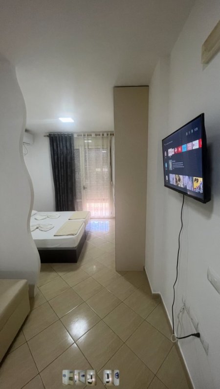 Vlore, jepet me qera per Student apartament 1+1 , 52 m² 210 € (Tek sheshi i madh i lungomares , 2 min larg universitetit)