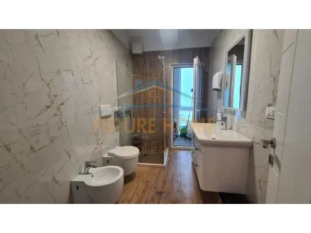 Tirane, shitet apartament 3+1 Kati 3, 149 m² 330.000 € 