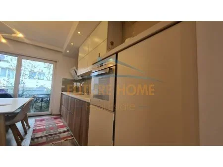 Tirane, shitet apartament 3+1 Kati 3, 149 m² 330.000 € 