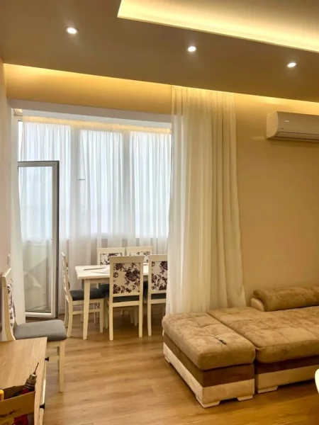 Tirane, jepet me qera apartament 1+1 , 70 m² 600 € (Perballe Delijorgiji)