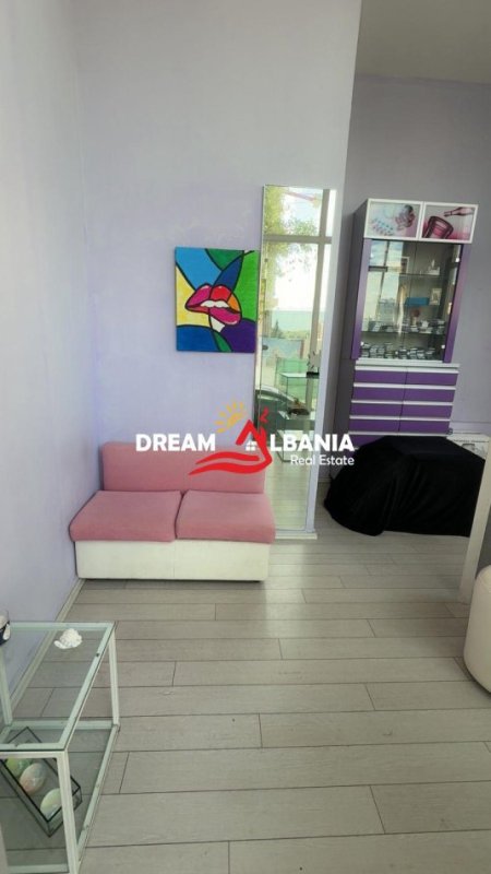 Tirane, jepet me qera zyre , 15 m² 400 € (Parku Olimipik)