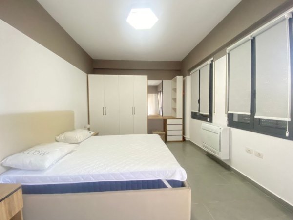 Tirane, jepet me qera apartament 2+1+Ballkon Kati 2, 97 m² 70.000 € (Rruga e Zallit)