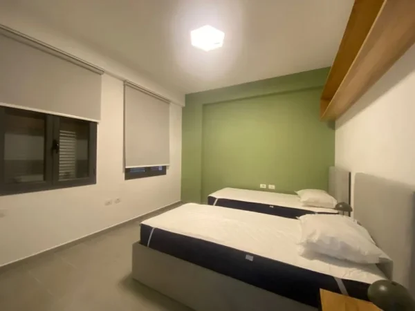 Tirane, jepet me qera apartament 2+1+Ballkon Kati 2, 97 m² 70.000 € (Rruga e Zallit)