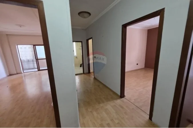 Tirane, shitet apartament 3+1 Kati 3, 115 m² 299.000 € (Lion Park - Rruga e Elbasanit (ID: 530221059-286)