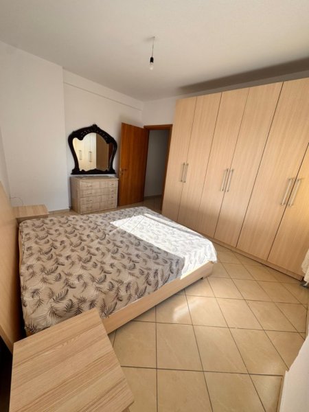 Tirane, jepet me qera apartament 2+1+Aneks+Ballkon Kati 8, 92 m² 450 € (UNAZE E RE)