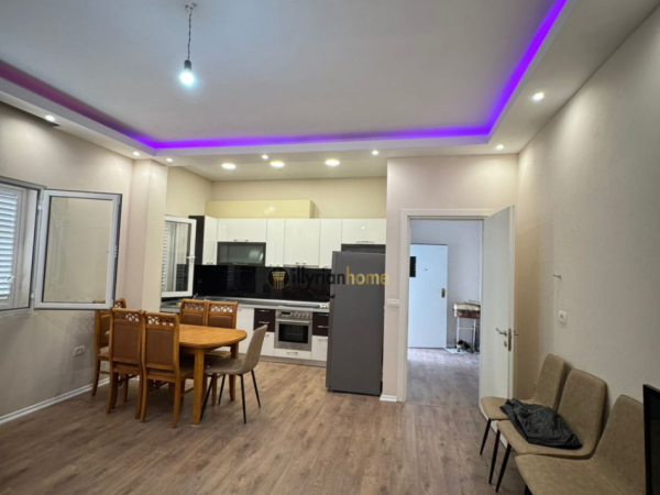 Shqiperi, jepet me qera shtepi 2+1+Ballkon Kati 1, 100 m² 350 € (Tufinë)