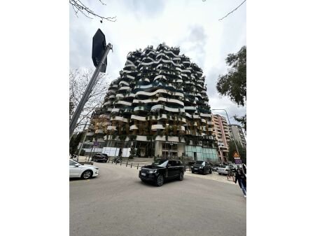 Tirane, shitet apartament 2+1 , 211 m² 1.290.000 € 