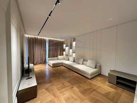 Tirane, shitet apartament 2+1 , 211 m² 1.290.000 € 
