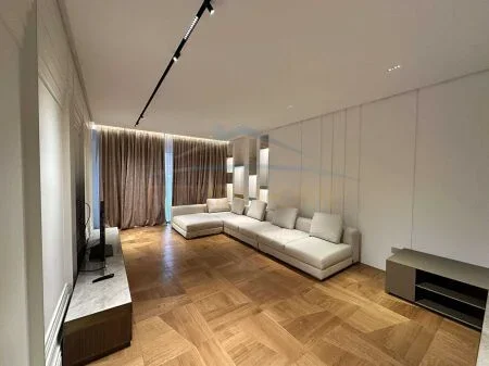 Tirane, shitet apartament 2+1 , 211 m² 1.290.000 € 