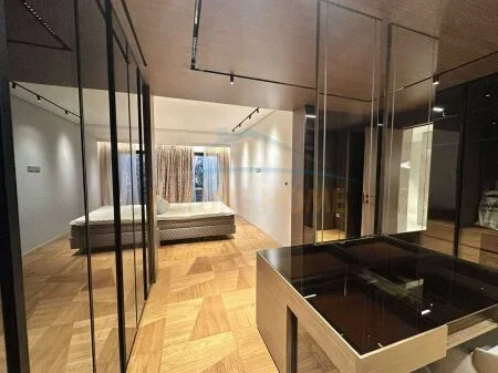 Tirane, shitet apartament 2+1 , 211 m² 1.290.000 € 