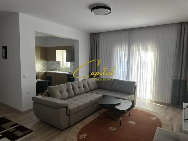 Tirane, jepet me qera apartament 3+1 Kati 2, 120 m² 700 € (SELITE)