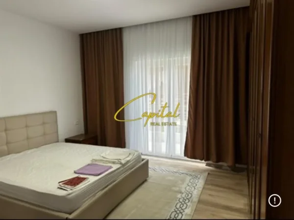 Tirane, jepet me qera apartament 3+1 Kati 2, 120 m² 700 € (SELITE)