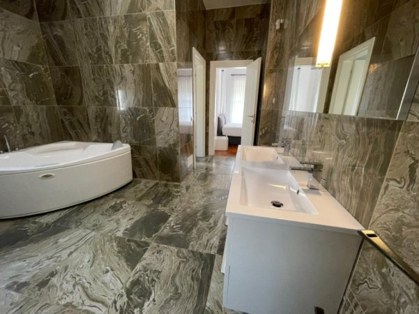 Tirane, jepet me qera Vile 4+1 , 335 m² 4.300 € (TEG)