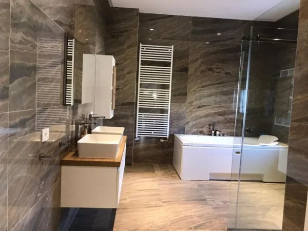 Tirane, jepet me qera Vile 4+1 , 335 m² 4.300 € (TEG)