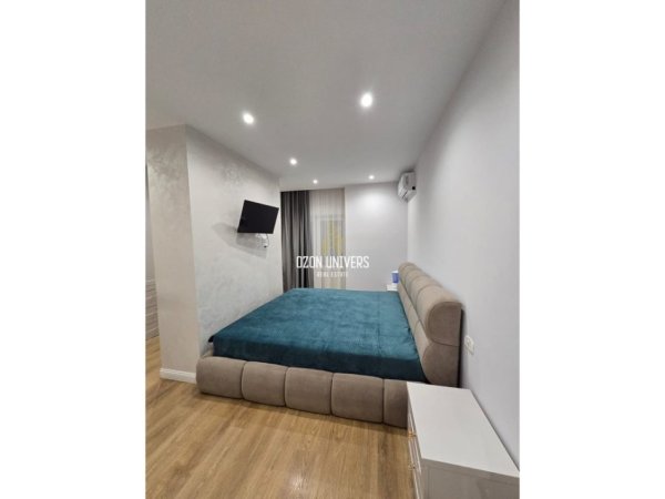 Tirane, jepet me qera apartament 2+1+Ballkon Kati 6, 127 m² 1.500 € (Sheshi Wilson, Tiranë)