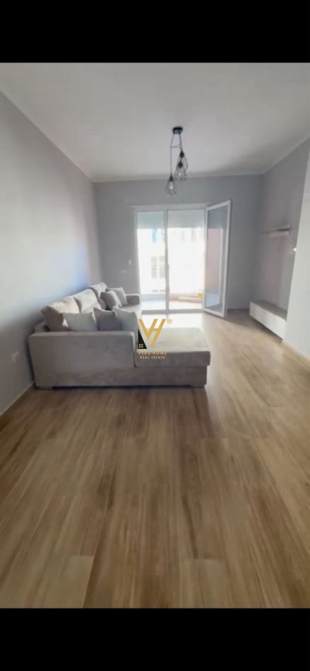 Tirane, shitet apartament 2+1+Ballkon Kati 5, 105 m² 125.000 € (KAMEZ)