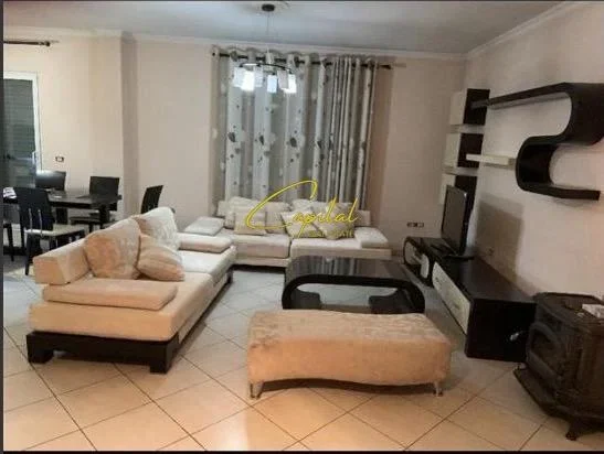 Tirane, jepet me qera apartament 3+1 Kati 2, 152 m² 620 € (SELITE)