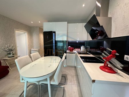 Tirane, shitet apartament 2+1 Kati 19, 79 m² 455.000 € 