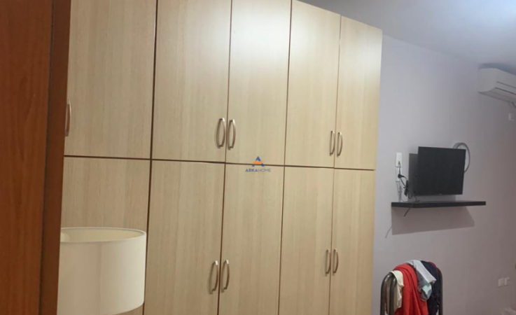 Tirane, jepet me qera apartament 2+1+Ballkon Kati 3, 115 m² 550 € (YZBERISHT)