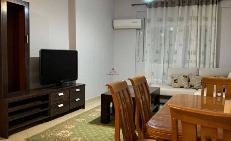 Tirane, jepet me qera apartament 2+1+Ballkon Kati 4, 110 m² 750 € (KOMUNA E PARISIT)