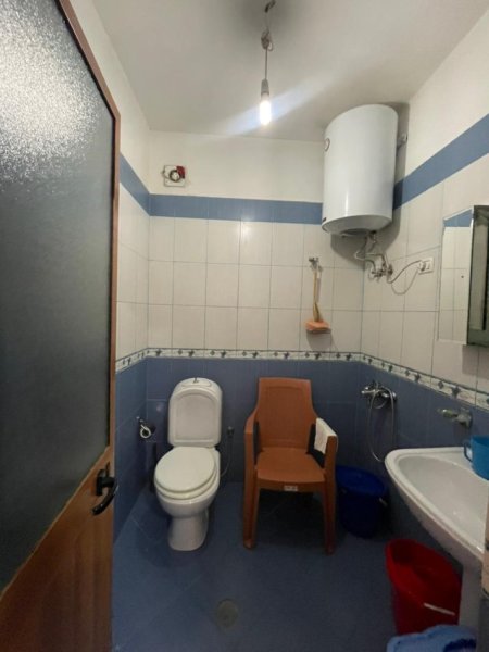 Tirane, jepet me qera apartament 1+1 , 80 m² 450 € 