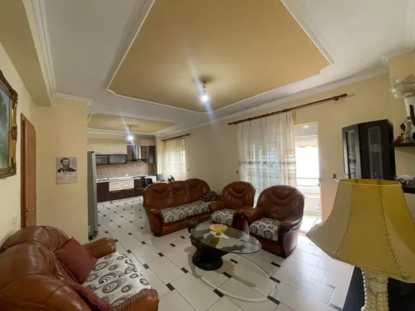 Tirane, jap me qera apartament 1+1 Kati 3, 80 m² 450 € 
