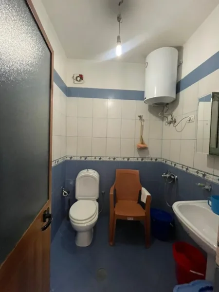 Tirane, jap me qera apartament 1+1 Kati 3, 80 m² 450 € 