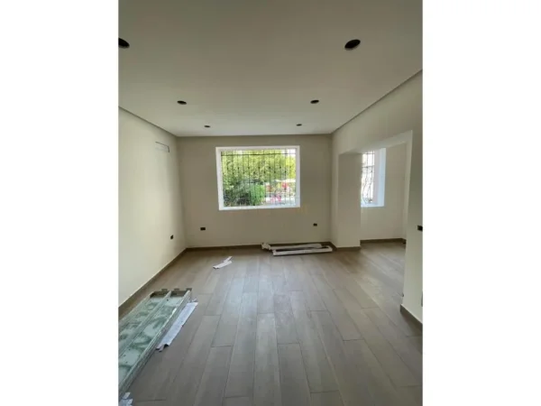 Tirane, shitet apartament 2+1 Kati 1, 90 m² 170.000 € (Oxhaku)