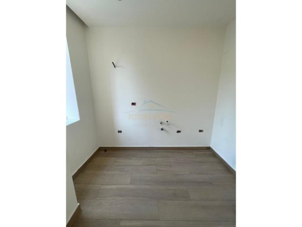 Tirane, shitet apartament 2+1 Kati 1, 90 m² 170.000 € (Oxhaku)