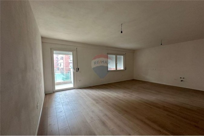 Tirane, jepet me qera apartament 1+1+Ballkon , 84 m² 400 € (Unaze e re, Green City)