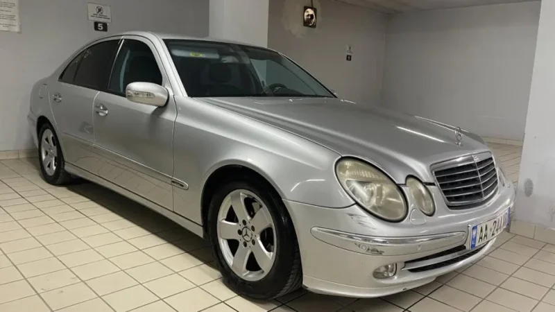 Tirane, shes makine E klas 220 Nafte, gri metalizato automatik Kondicioner 400.000 km 3.300 €