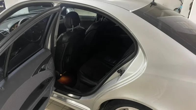 Tirane, shes makine E klas 220 Nafte, gri metalizato automatik Kondicioner 400.000 km 3.300 €