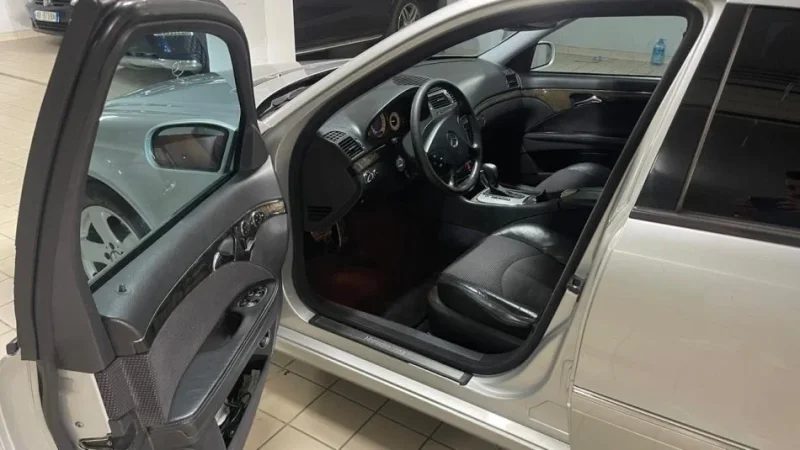 Tirane, shes makine E klas 220 Nafte, gri metalizato automatik Kondicioner 400.000 km 3.300 €