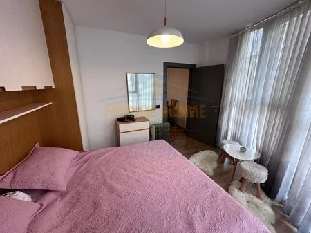 Tirane, jepet me qera apartament 2+1 Kati 3, 80 m² 800 € 