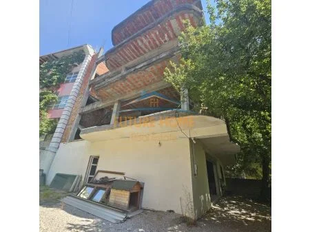Tirane, shitet Vile , 371 m² 530.000 € 