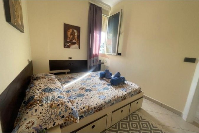 Tirane, jepet me qera apartament 1+1 , 55 m² 450 € (5 Maji)