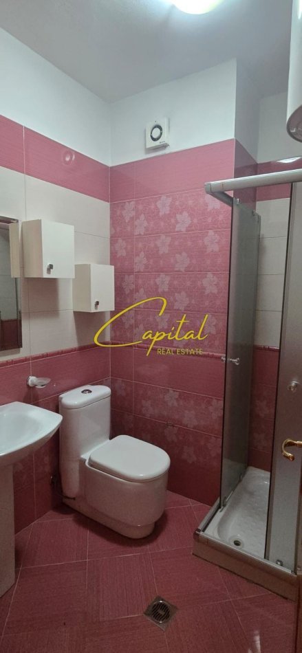 Tirane, jepet me qera apartament 3+1 Kati 2, 120 m² 700 € (RRUGA FROSINA PLAKU)