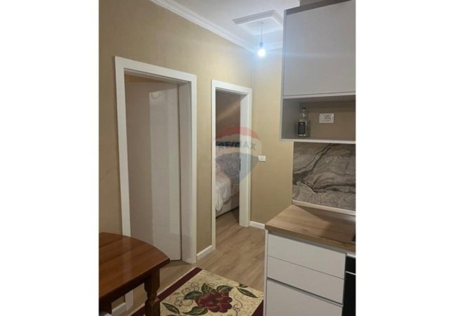 Tirane, jepet me qera apartament 2+1 , 90 m² 450 € (Shkoze)