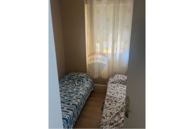 Tirane, jepet me qera apartament 2+1 , 90 m² 450 € (Shkoze)