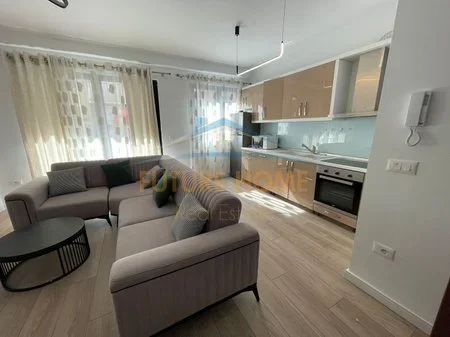 Tirane, jepet me qera apartament 2+1 Kati 2, 86 m² 800 € 