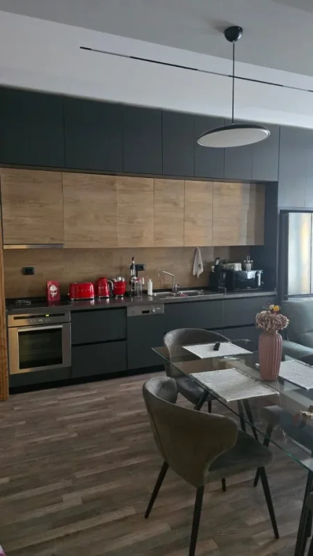 Tirane, shitet apartament 1+1 , 78 m² 160.000 €